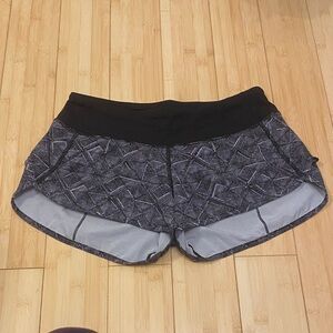 lululemon athletica Black Geometric-Print Speed Up Shorts